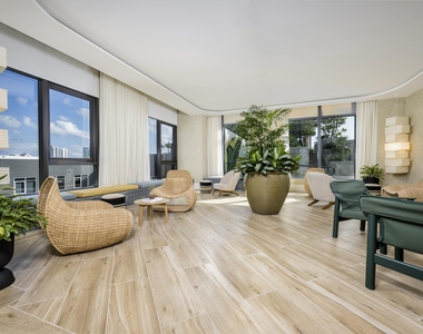 286 Nw 29th Street - Photo Thumbnail 35