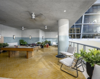 286 Nw 29th Street - Photo Thumbnail 4