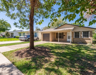 4024 Frazier Avenue - Photo Thumbnail 2