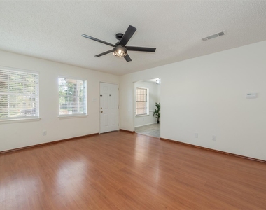 4024 Frazier Avenue - Photo Thumbnail 5