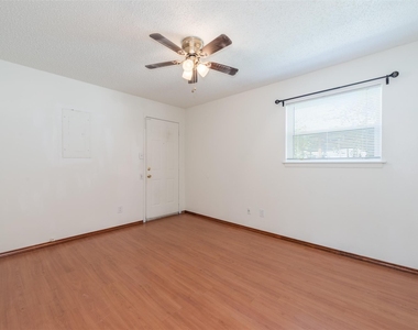 4024 Frazier Avenue - Photo Thumbnail 8