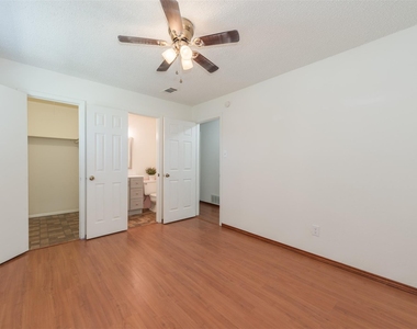 4024 Frazier Avenue - Photo Thumbnail 9