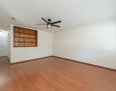 4024 Frazier Avenue - Photo Thumbnail 4