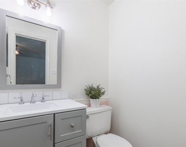 4024 Frazier Avenue - Photo Thumbnail 10