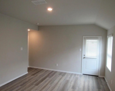 1612 Tin Roof Road - Photo Thumbnail 17