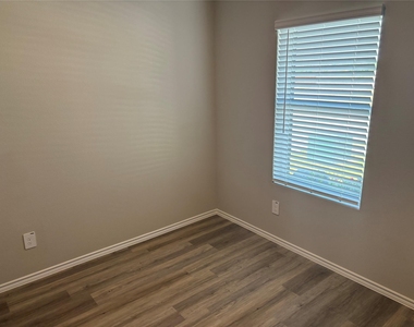 1612 Tin Roof Road - Photo Thumbnail 11