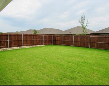 1612 Tin Roof Road - Photo Thumbnail 14