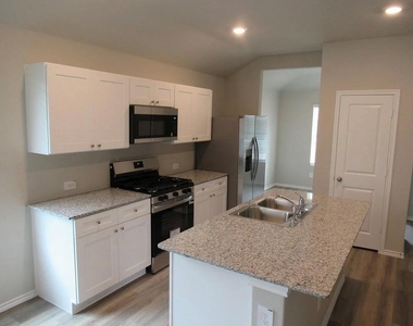 1612 Tin Roof Road - Photo Thumbnail 4