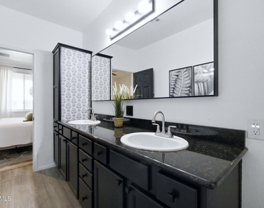 7009 E Acoma Drive - Photo Thumbnail 13