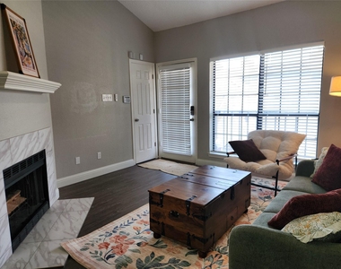 4800 W Lovers Lane - Photo Thumbnail 4