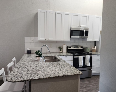4800 W Lovers Lane - Photo Thumbnail 2