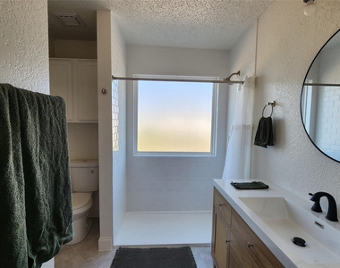 4800 W Lovers Lane - Photo Thumbnail 15