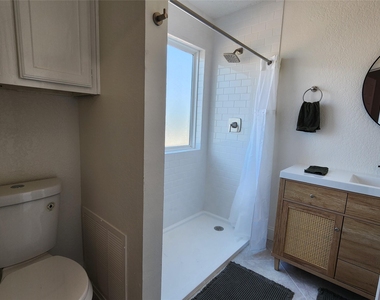 4800 W Lovers Lane - Photo Thumbnail 14