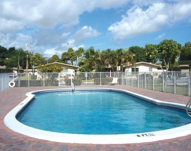 425 Sw 18th Avenue - Photo Thumbnail 2