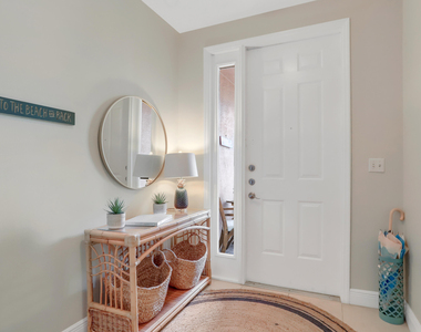 260 Ne 3rd Street - Photo Thumbnail 8