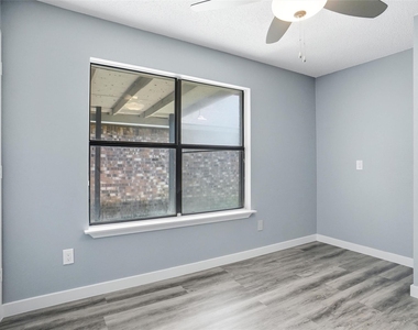 1728 Hackamore Street - Photo Thumbnail 10