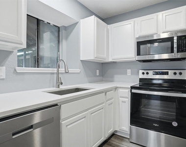 1728 Hackamore Street - Photo Thumbnail 5