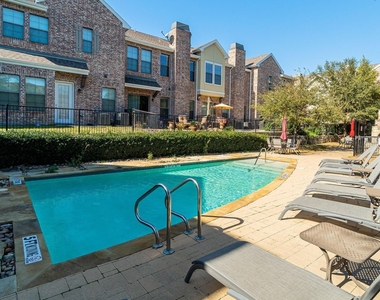 2016 Azure Pointe - Photo Thumbnail 21