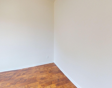 5624 Seneca Drive - Photo Thumbnail 9
