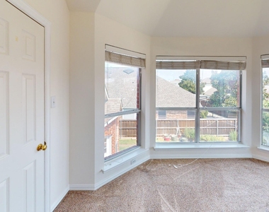 5624 Seneca Drive - Photo Thumbnail 11