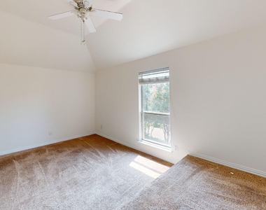 5624 Seneca Drive - Photo Thumbnail 6