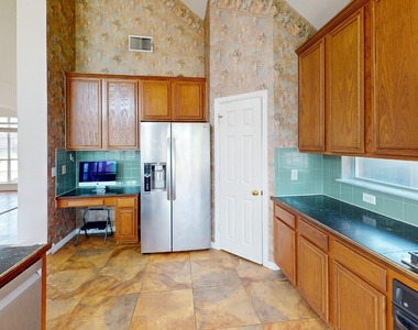 5624 Seneca Drive - Photo Thumbnail 2