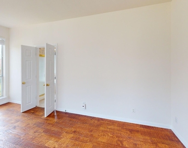 5624 Seneca Drive - Photo Thumbnail 5