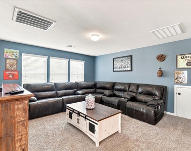 2613 Wayne Avenue - Photo Thumbnail 9