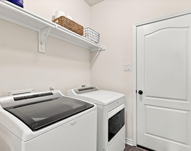 2613 Wayne Avenue - Photo Thumbnail 19