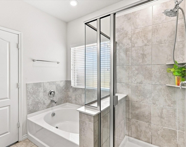 2613 Wayne Avenue - Photo Thumbnail 17