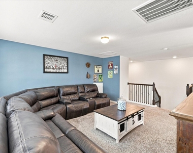 2613 Wayne Avenue - Photo Thumbnail 10