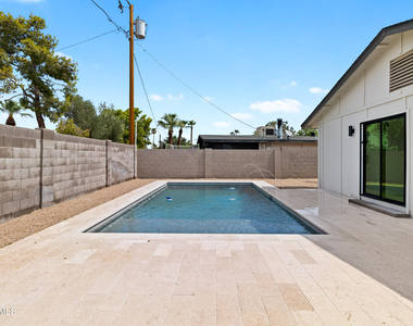 10010 N 29th Street - Photo Thumbnail 4