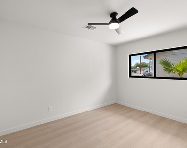 10010 N 29th Street - Photo Thumbnail 14