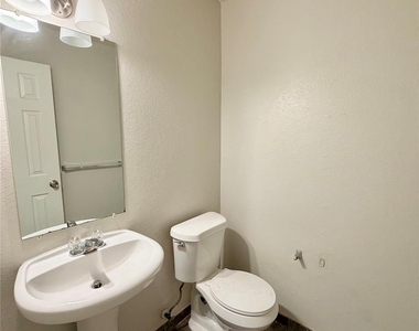 2732 Ingram Circle - Photo Thumbnail 6