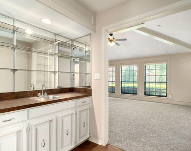 802 Pebblebrook Drive - Photo Thumbnail 6