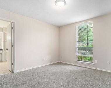 802 Pebblebrook Drive - Photo Thumbnail 17