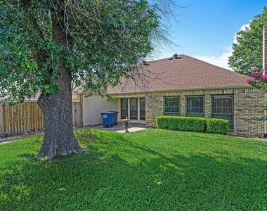 802 Pebblebrook Drive - Photo Thumbnail 22