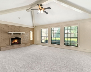 802 Pebblebrook Drive - Photo Thumbnail 5