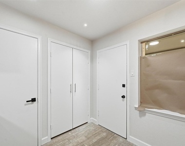 11410 Park Central Place - Photo Thumbnail 15