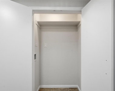 11410 Park Central Place - Photo Thumbnail 16