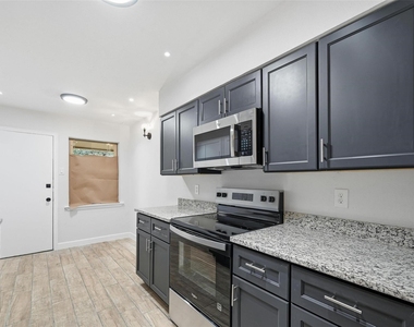 11410 Park Central Place - Photo Thumbnail 13