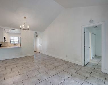 5770 Se Wilsie Drive - Photo Thumbnail 4