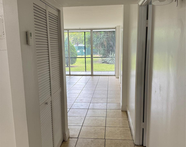 115 Royal Park Drive - Photo Thumbnail 3