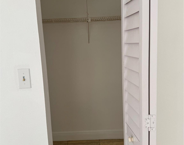 115 Royal Park Drive - Photo Thumbnail 8