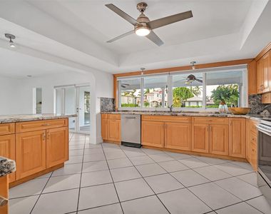 2427 Sea Island Drive - Photo Thumbnail 15