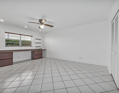 2427 Sea Island Drive - Photo Thumbnail 28
