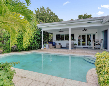 2427 Sea Island Drive - Photo Thumbnail 39