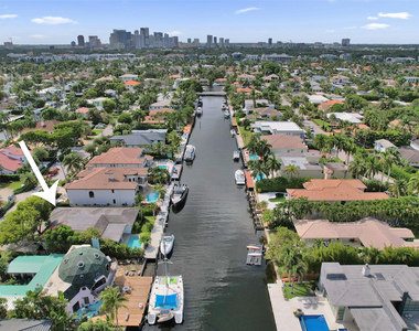 2427 Sea Island Drive - Photo Thumbnail 7