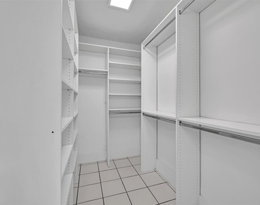 2427 Sea Island Drive - Photo Thumbnail 26