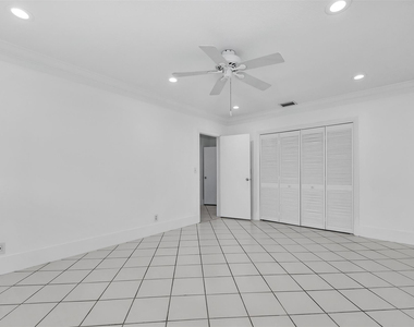 2427 Sea Island Drive - Photo Thumbnail 30